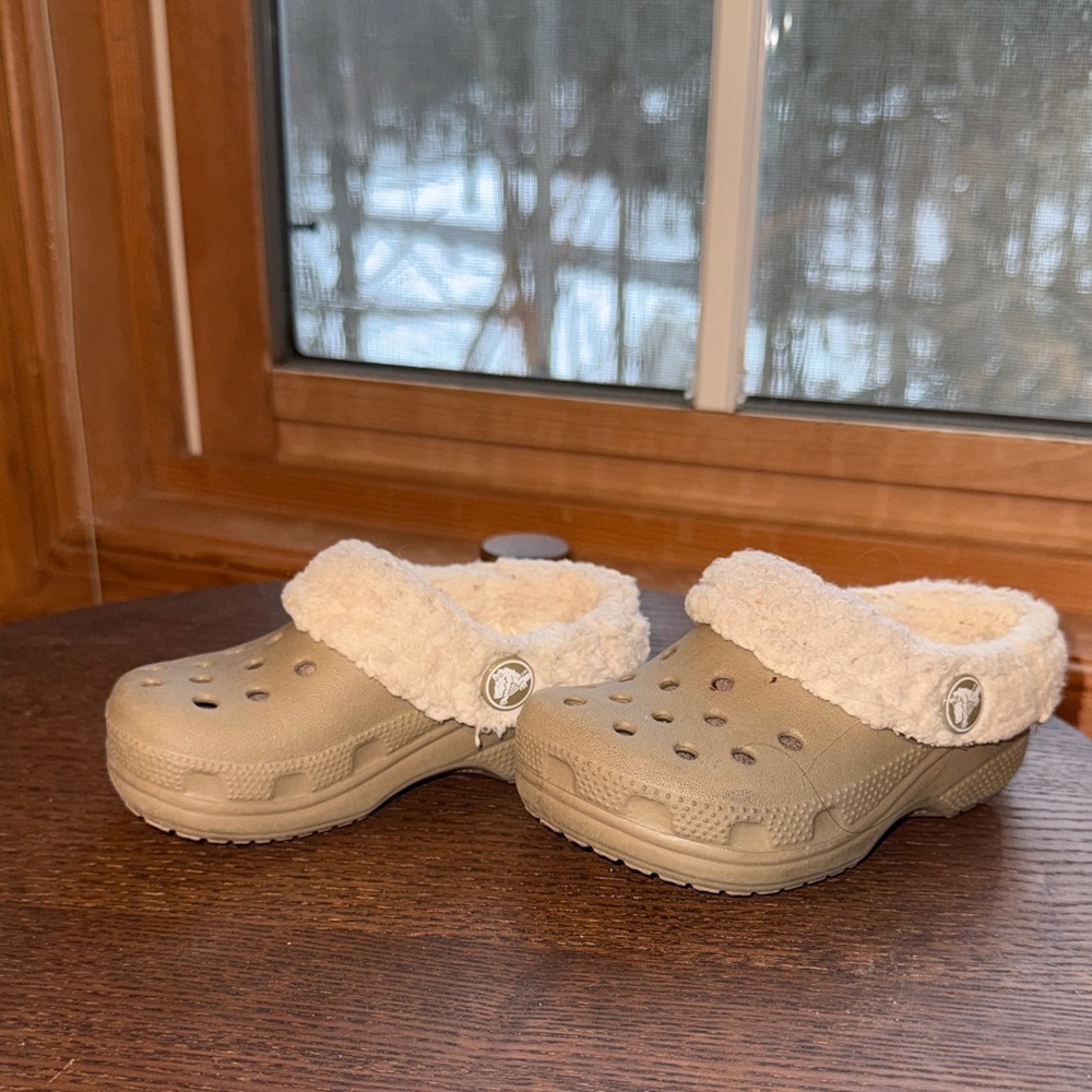 CROCS Kids Tan Fleece-Lined Slippers